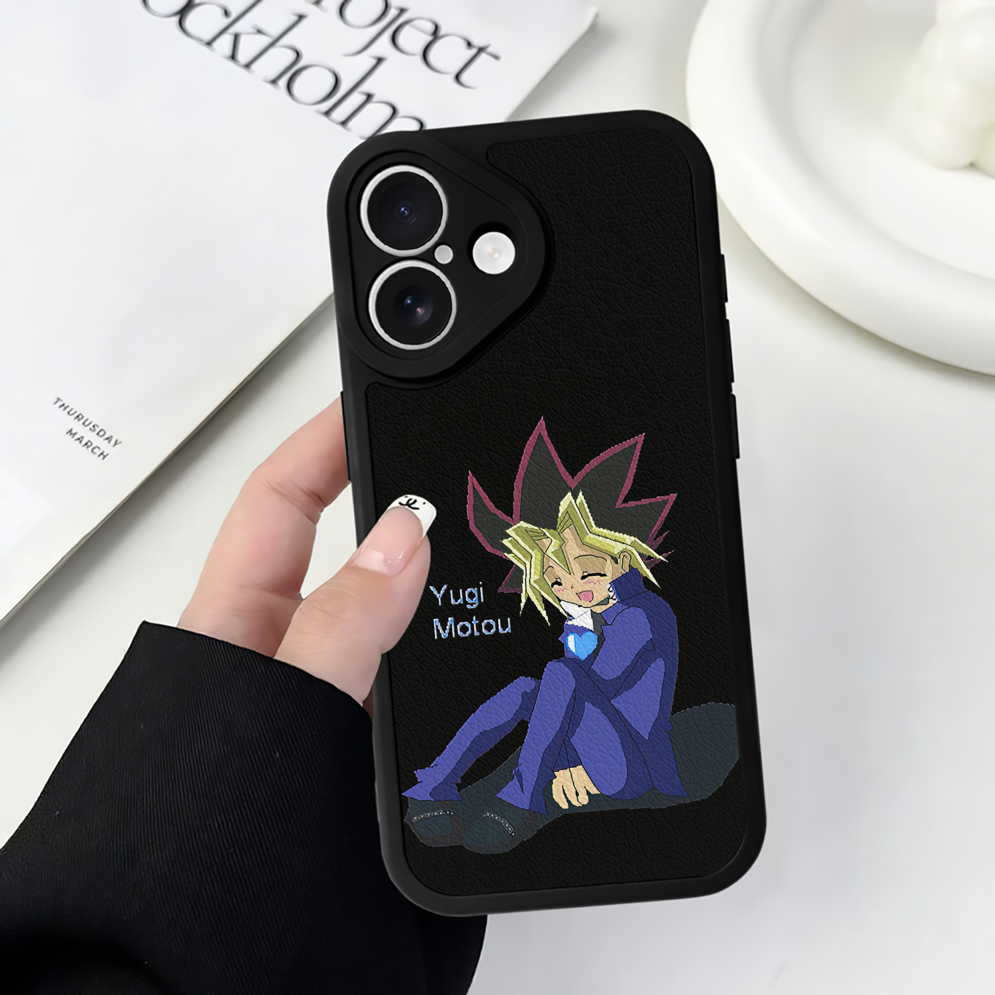 遊☆戯☆王 Yu-Gi-Oh! 【iPhone 16シリーズ対応】シリコンスマホケース（レザー調） 材質：シリコン